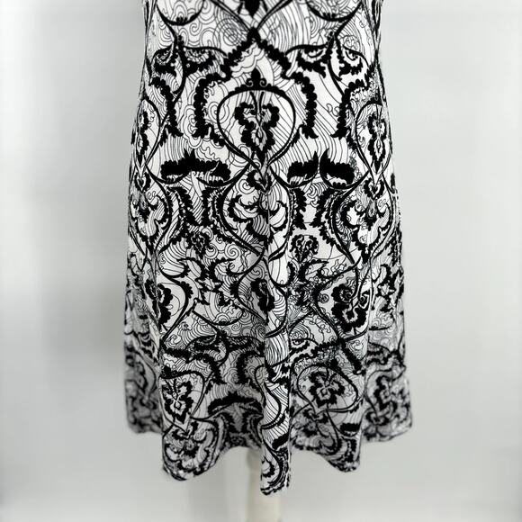 173. Soybu Athletic Dress Size S Racerback Black and White Shelf Bra Damask - Picture 9 of 10